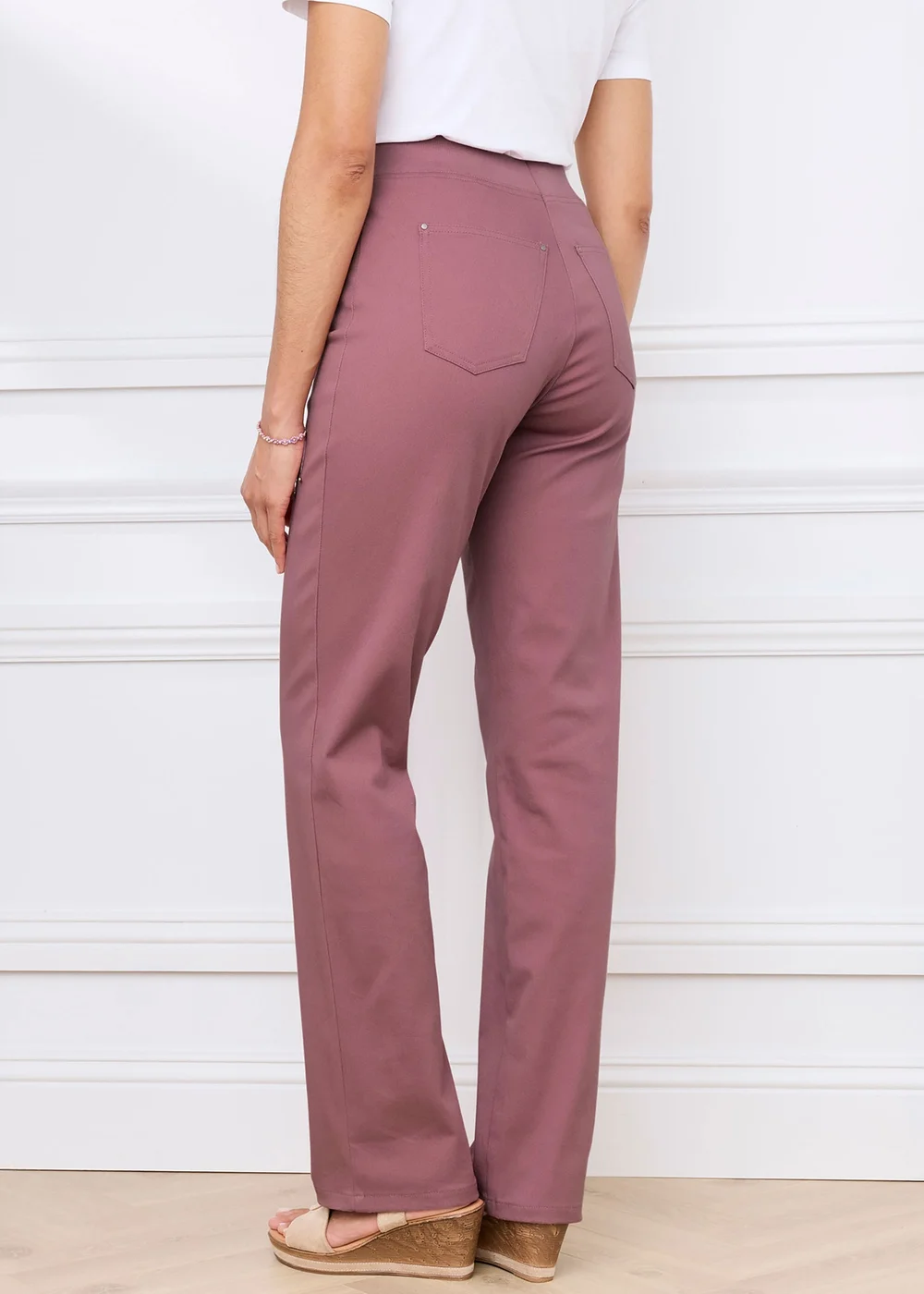 Cotton Traders Vintage Rose Premium Pull-On Twill Straight Leg Jeans - 16/L29 Image 3