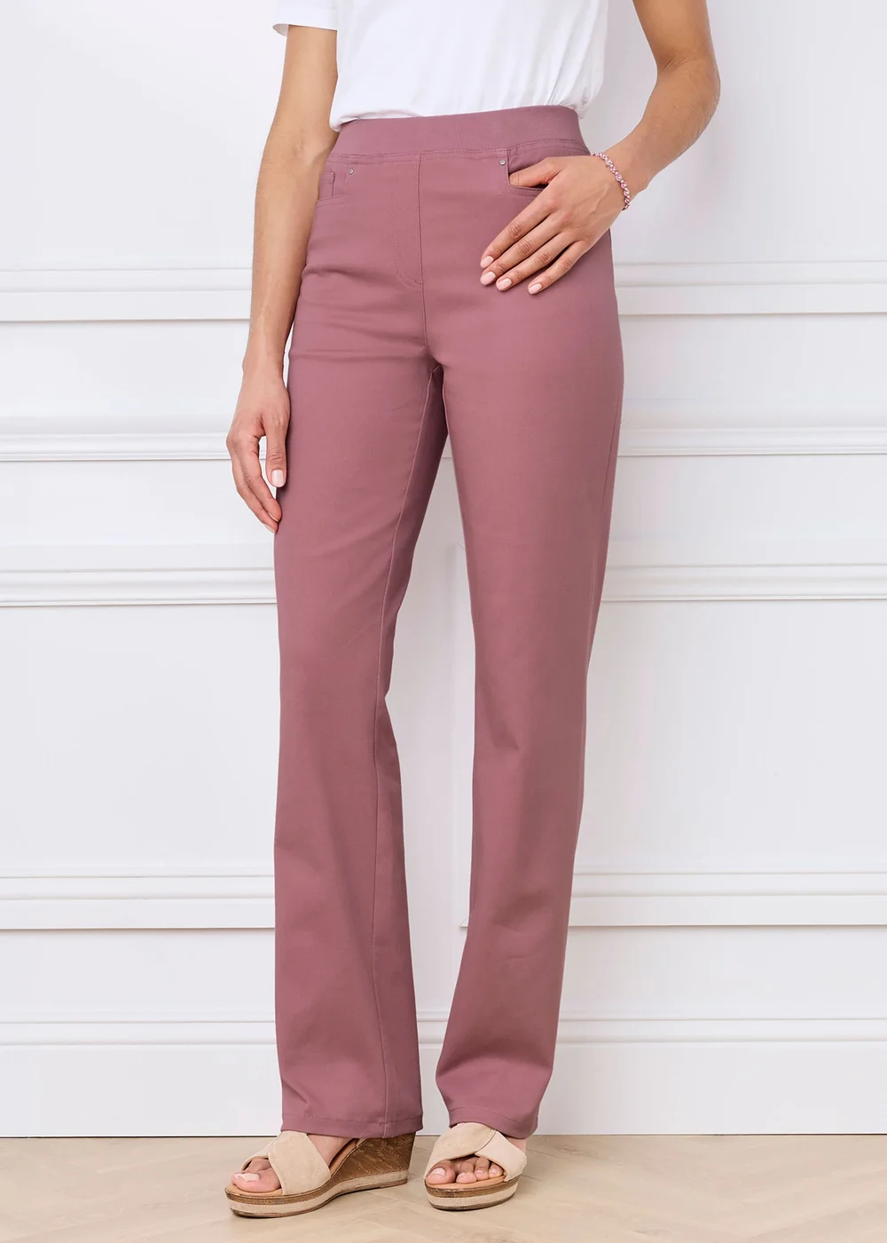 Cotton Traders Vintage Rose Premium Pull-On Twill Straight Leg Jeans - 18/l27 Image 2