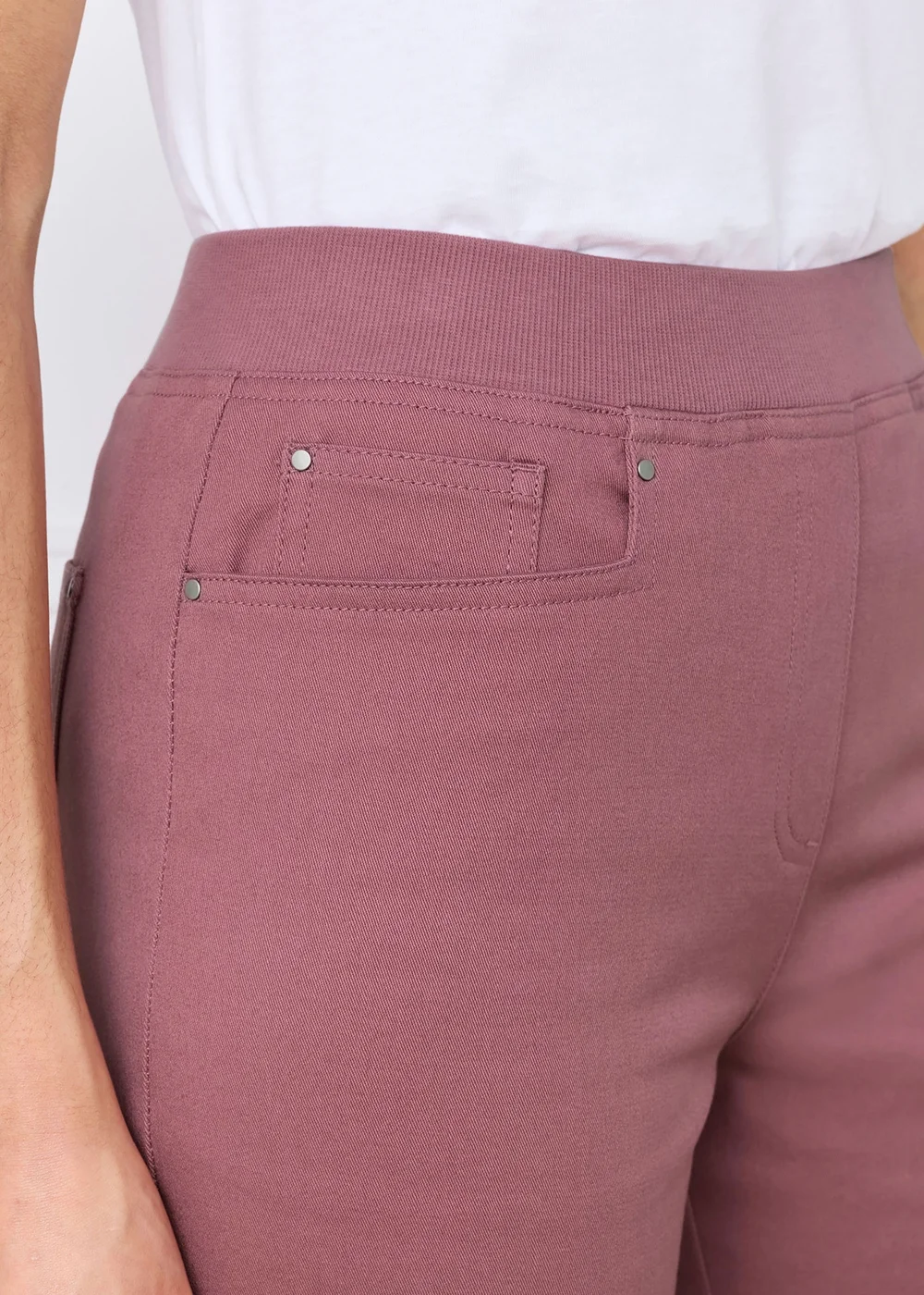 Cotton Traders Vintage Rose Premium Pull-On Twill Straight Leg Jeans - 18/l27 Image 4