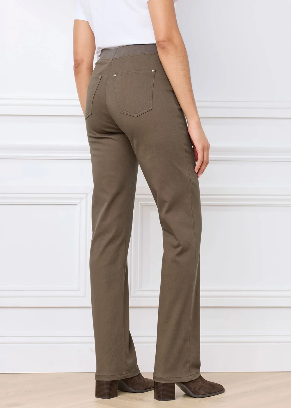 Cotton Traders Dark Brown Premium Pull-On Twill Straight Leg Jeans - 18/L29 Image 3