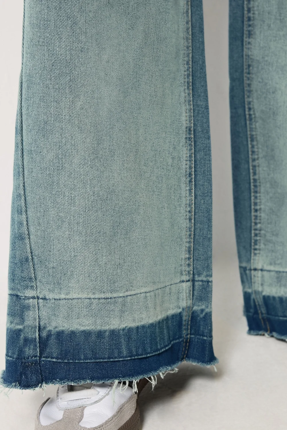 PixieGirl Petite Mid Blue Frayed Wide Leg Jeans - 8/L27 Image 4