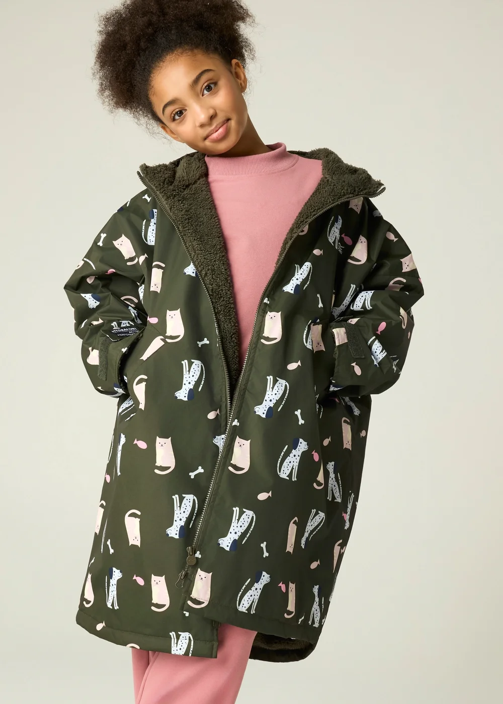 Regatta Khaki Junior Waterproof Changing Robe (3-13 years) - 9-13 Yrs Image 1