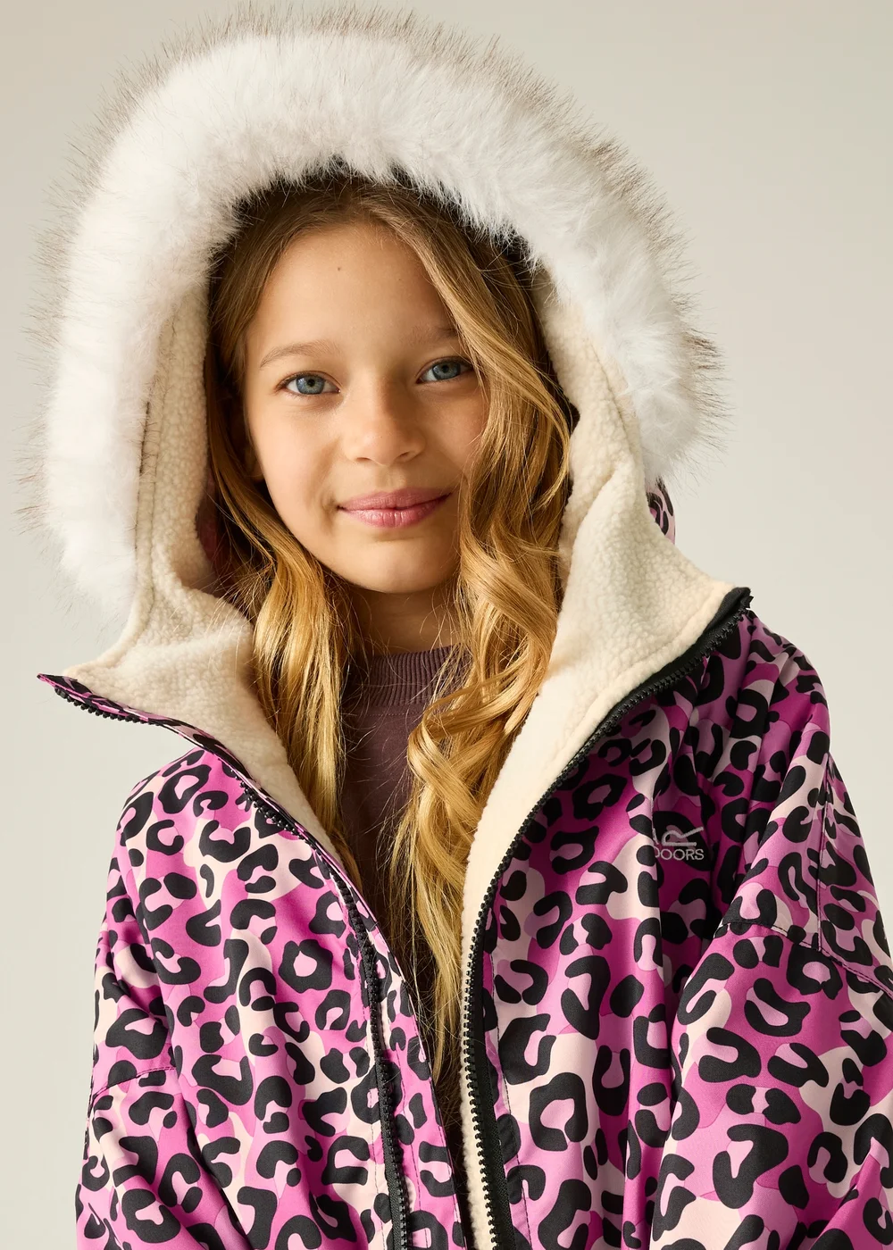 Regatta Candy Pink Junior Waterproof Changing Robe (3-13 years) - 3-5 Yrs Image 4