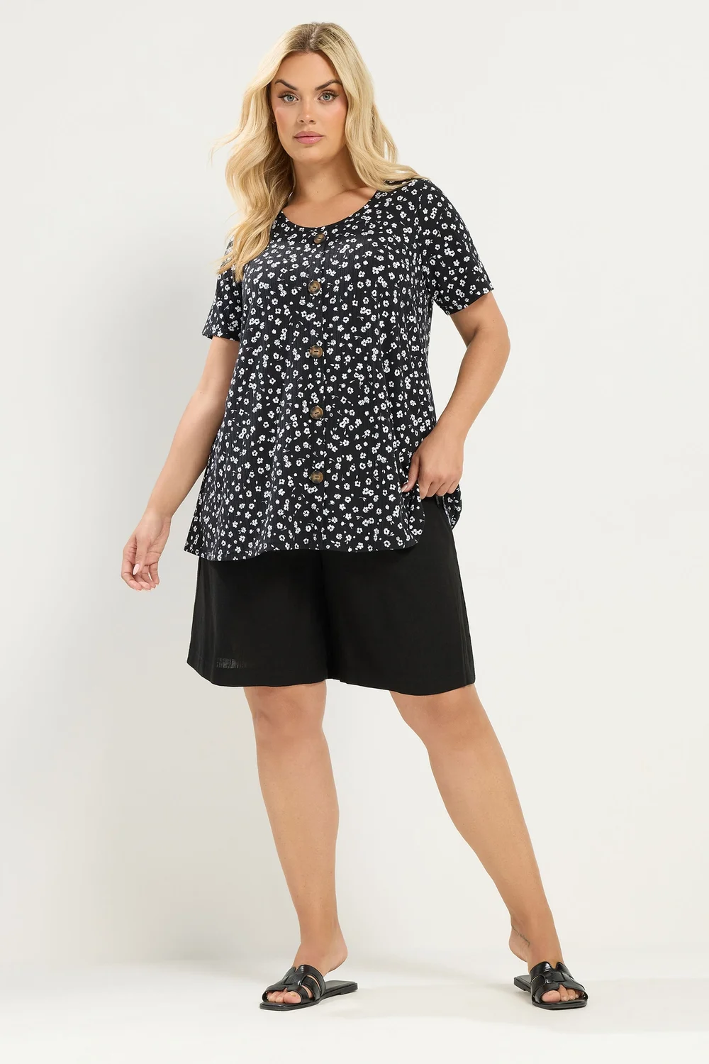 Yours Curve Black & White Ditsy Floral Ribbed T-Shirt - 20 Image 2