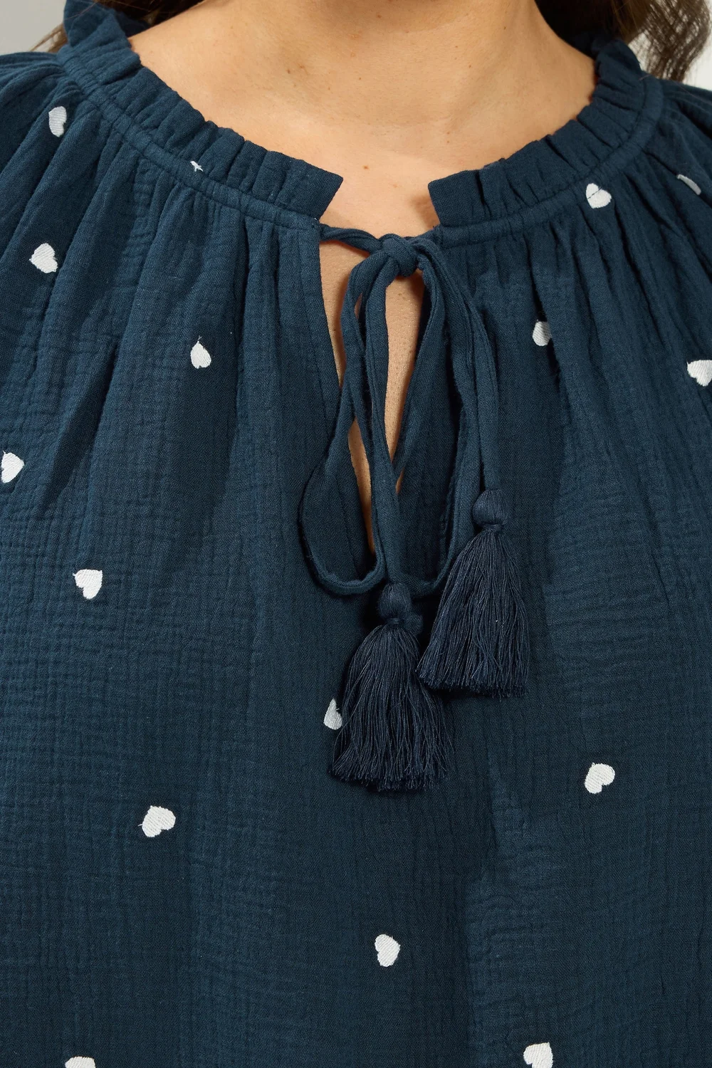 Yours Curve Navy Blue Heart Print Blouse - 16 Image 4