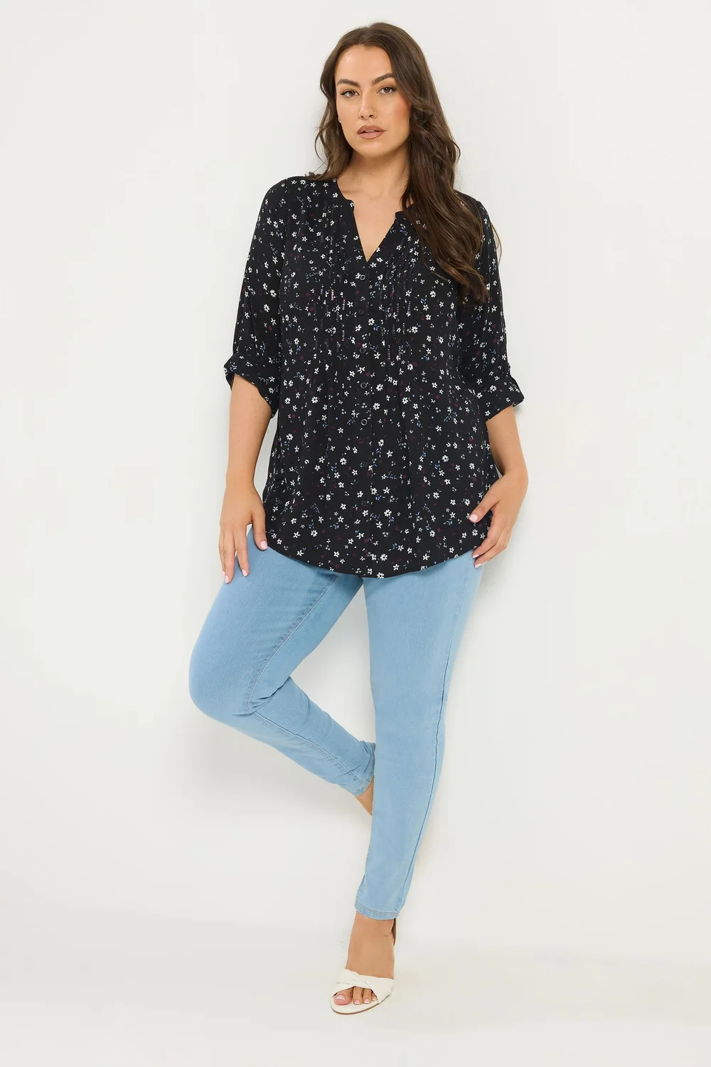 Yours Curve Black Floral Pintuck Top - 26-28 Image 2