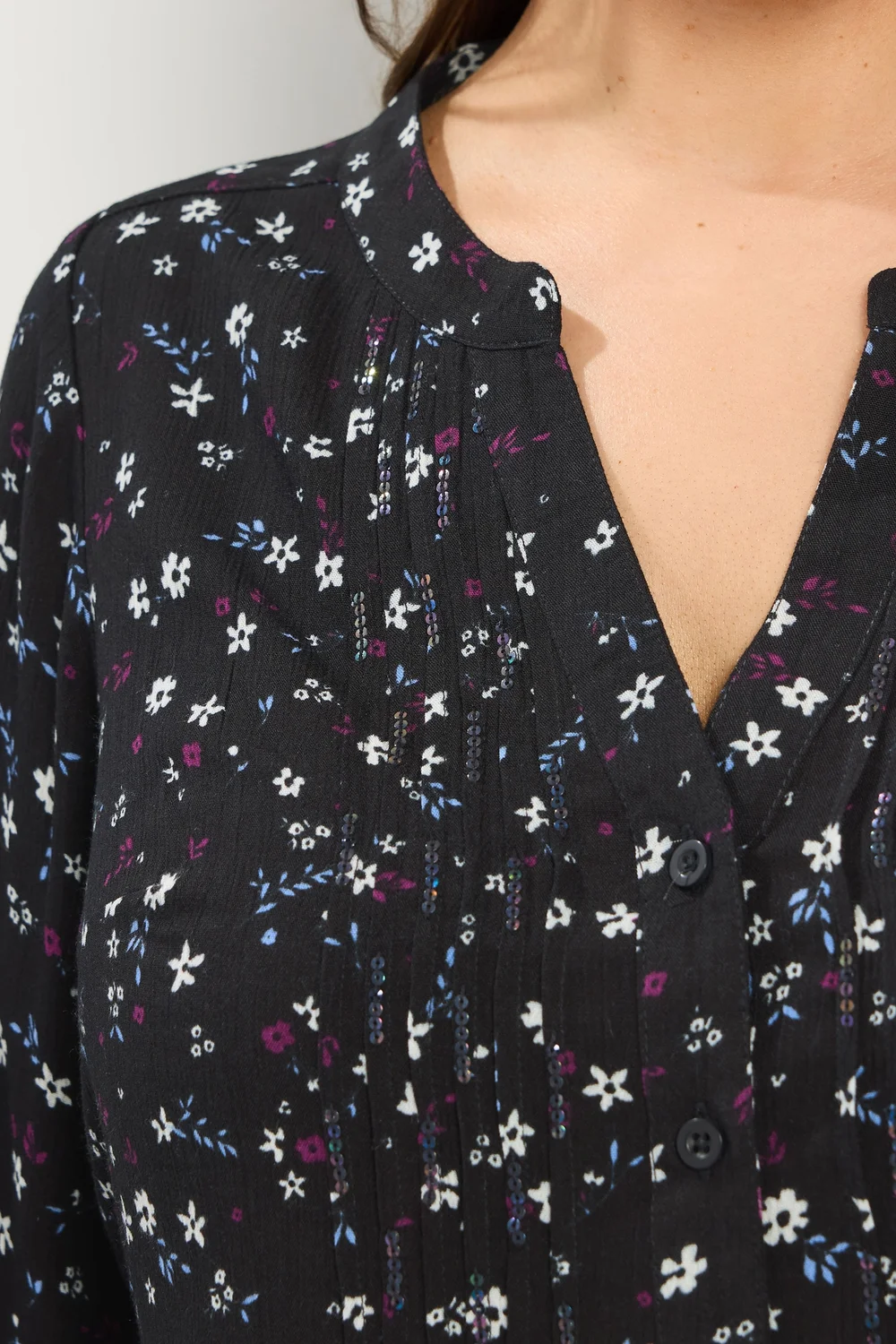 Yours Curve Black Floral Pintuck Top - 26-28 Image 4