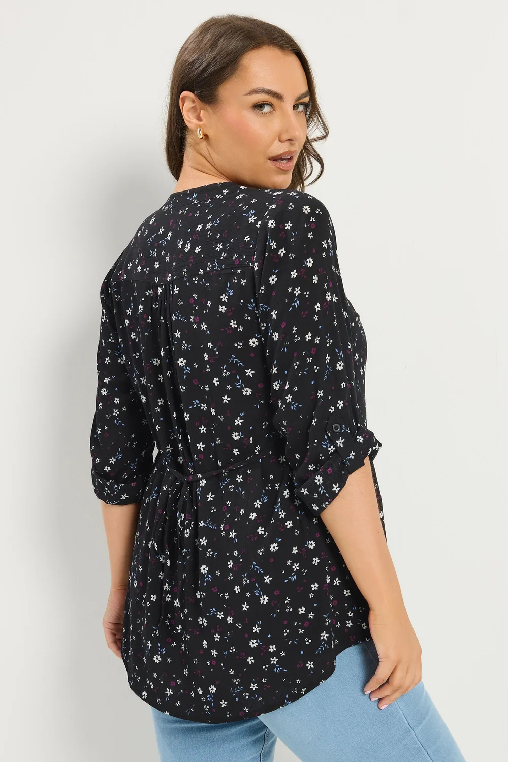 Yours Curve Black Floral Pintuck Top - 26-28 Image 3
