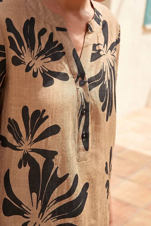 Roman Tan Floral V-Neck Top - 20 Image 4