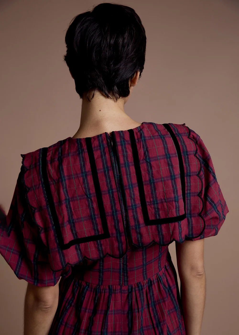 Neon Rose Burgundy Collar Detail Tiered Midaxi Dress in Burgundy Check - S Image 2