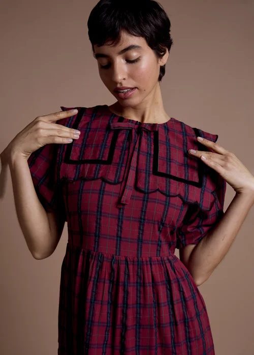 Neon Rose Burgundy Collar Detail Tiered Midaxi Dress in Burgundy Check - S Image 3