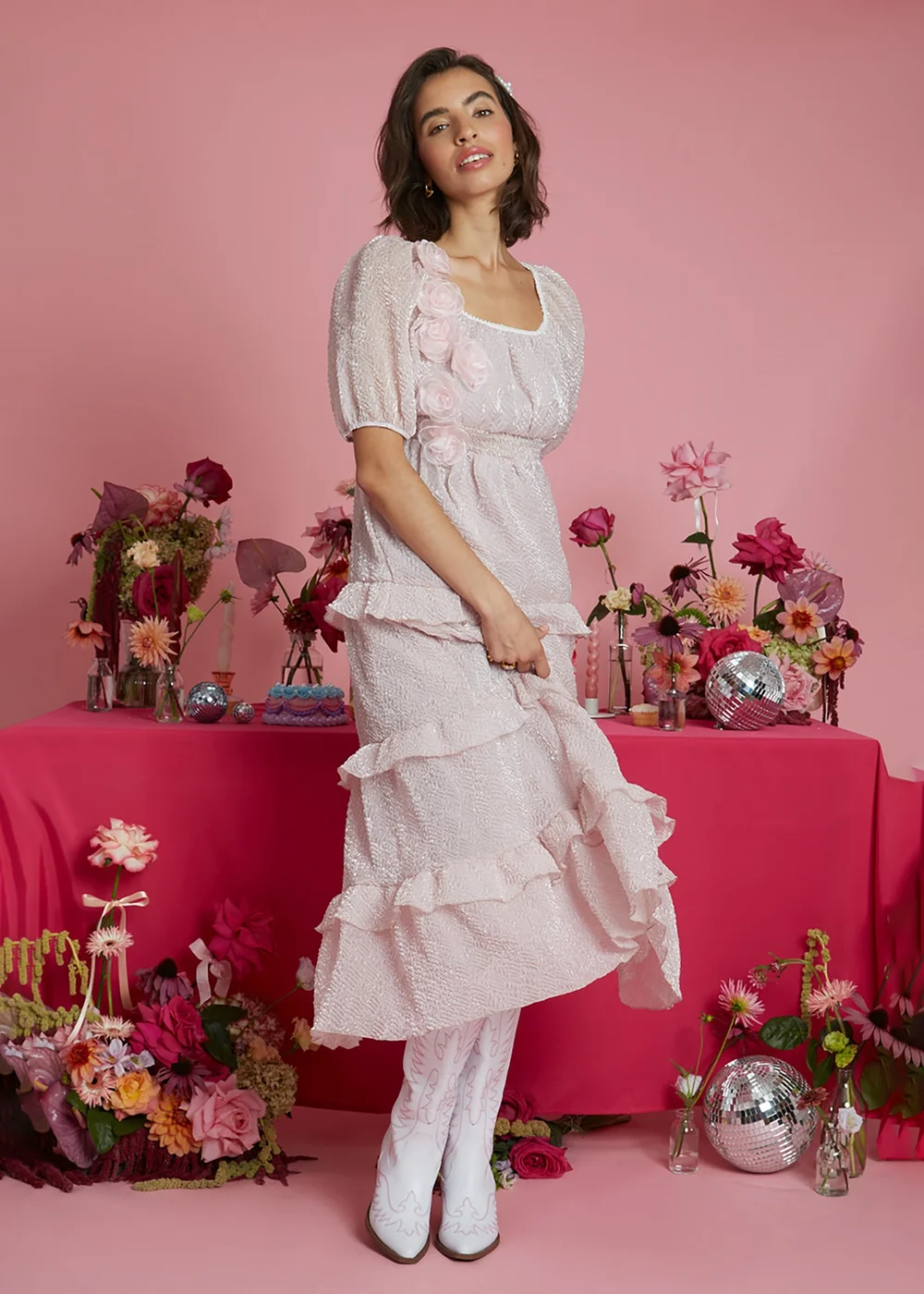 Neon Rose Soft Pink Corsage Detail Tiered Silhouette Midaxi Dress - M Image 4