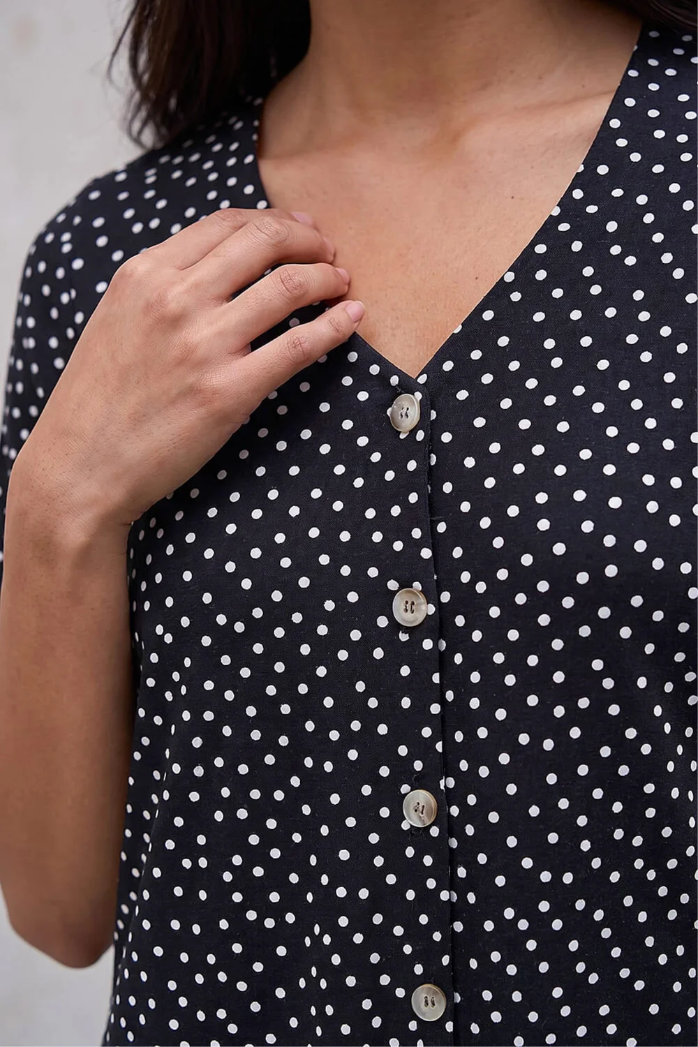 Roman Black Petite Spot V-Neck Blouse - 16 Image 4