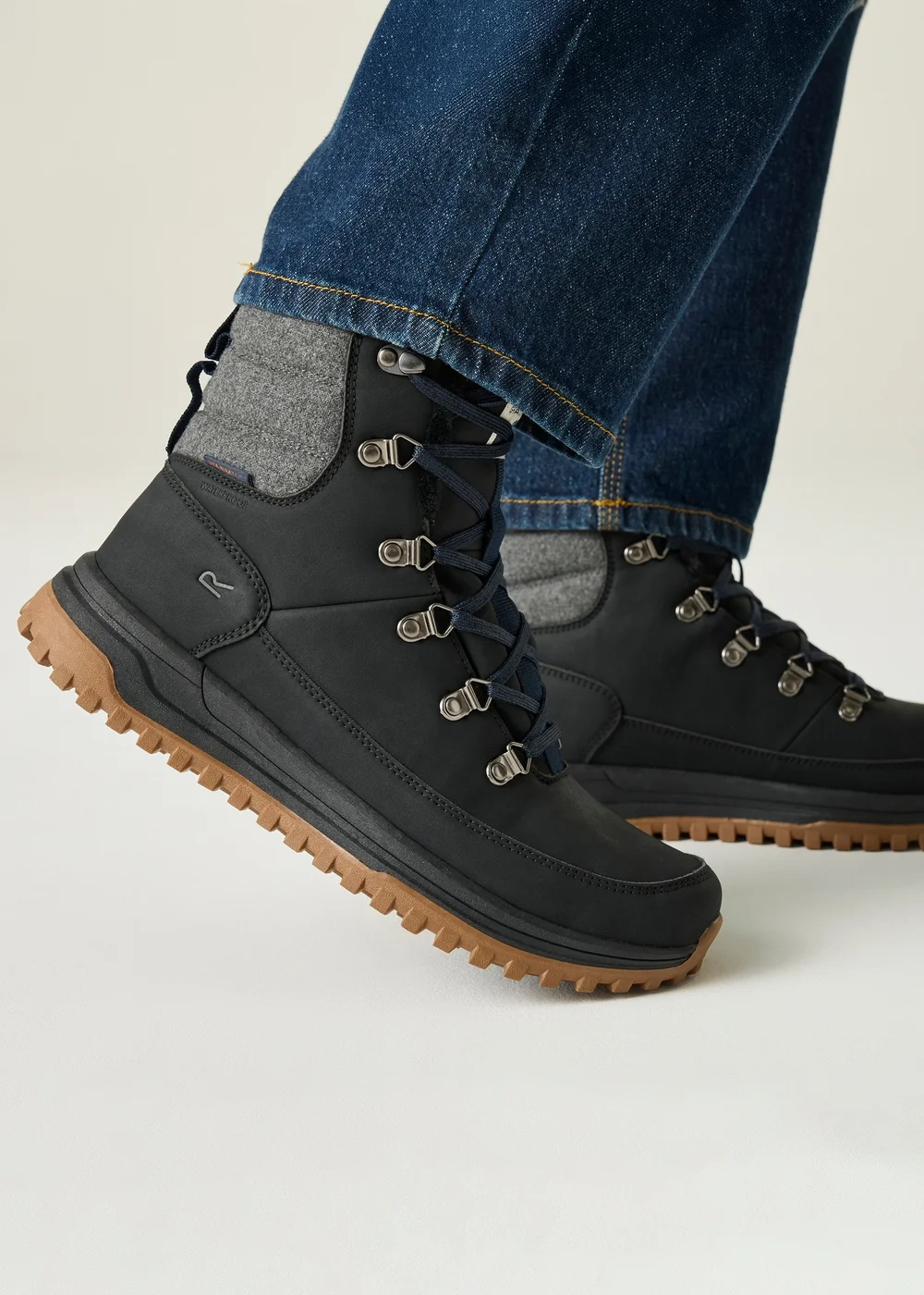 Regatta Black Winsfield Isotex Waterproof Boots - 9 Image 2