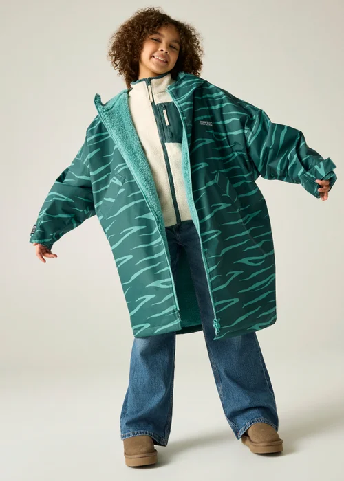 Regatta Turquoise Junior Waterproof Changing Robe (3-13 years) - 9-13 Yrs Image 1