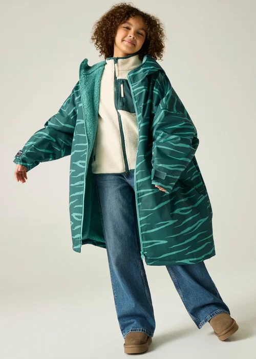 Regatta Turquoise Junior Waterproof Changing Robe (3-13 years) - 9-13 Yrs Image 4