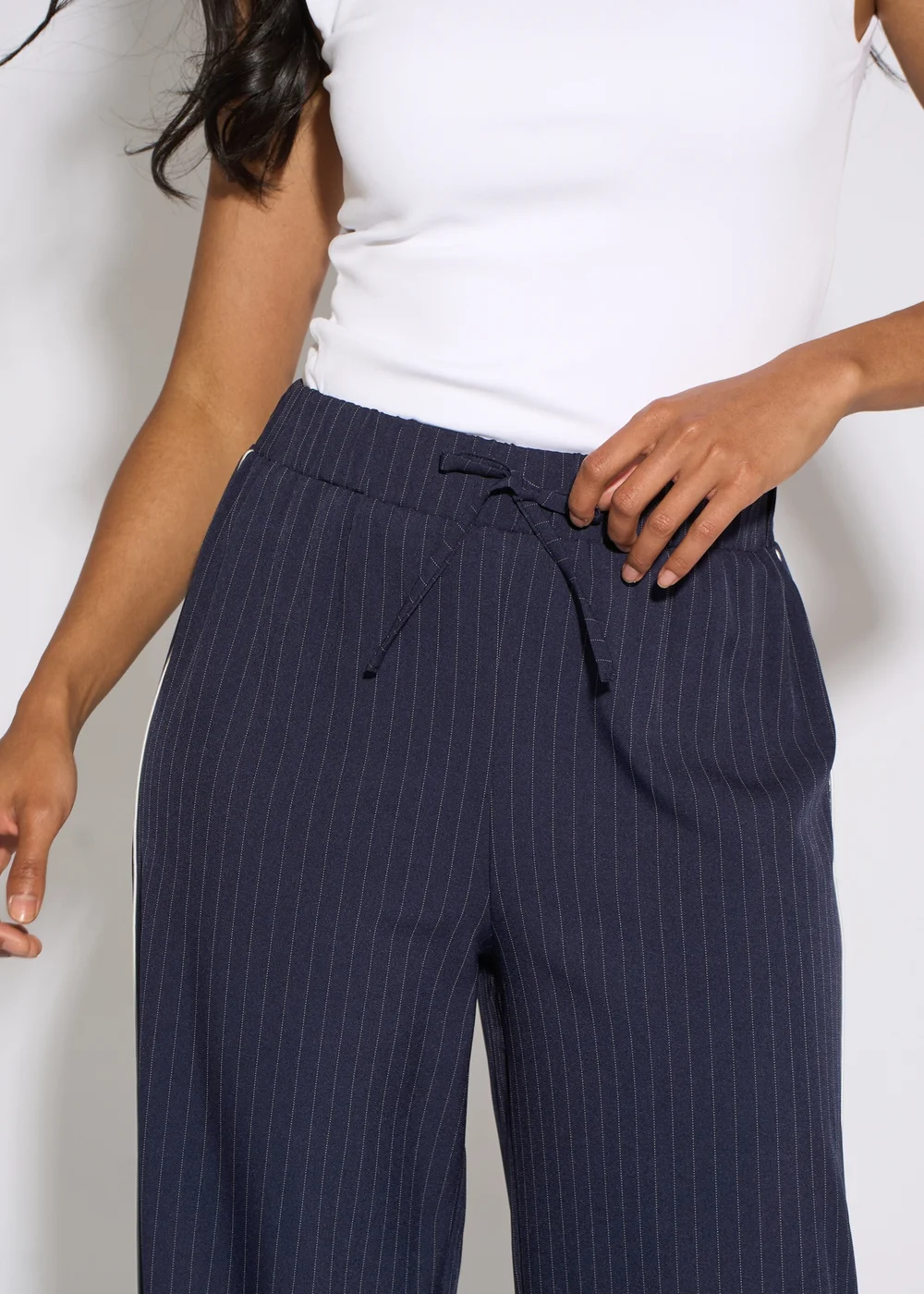 Gini London Navy Drawstring Pinstripe Wide Leg Jogger - 8 Image 3
