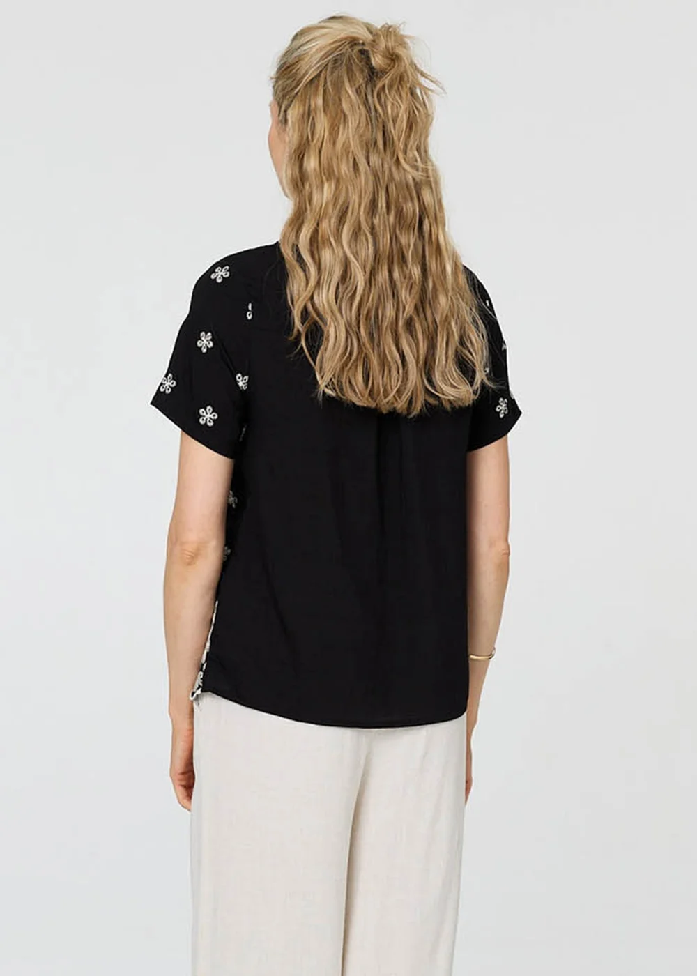 Izabel London Black Floral Embroidered Short Sleeve Top - 10 Image 3