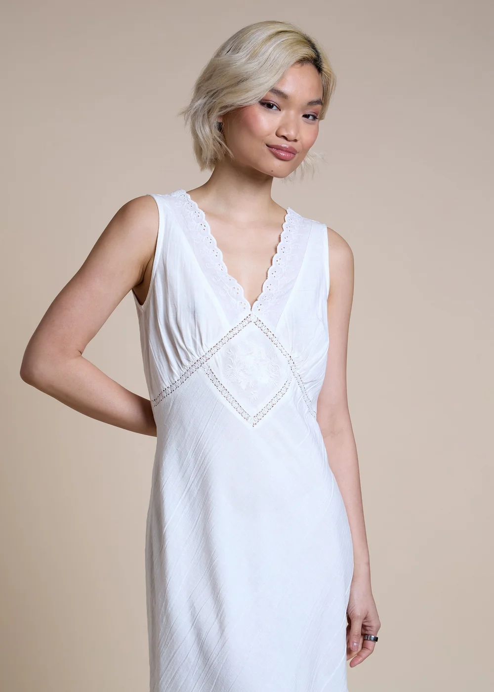 Neon Rose White V-Neck Lace Detail Midaxi Dress - L Image 5