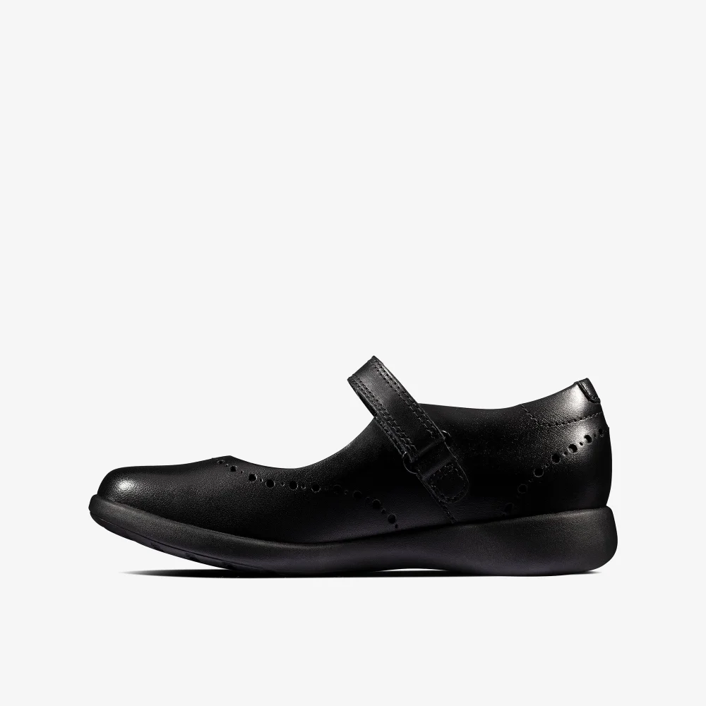 Clarks School Etch Craft Kid Black Leather Wide - 10 Infants Image 2