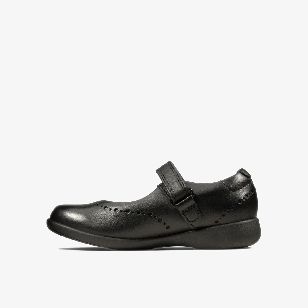 Clarks School Etch Craft Toddler Black Leather Extra Wide - 9 Infants Image 2