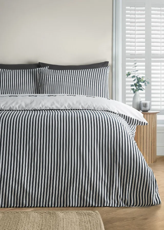 Catherine Lansfield Bow Embroidery Duvet Cover Set Cream / Black