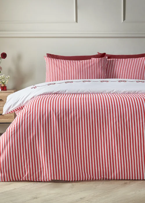 Catherine Lansfield Bow Embroidery Duvet Cover Set White / Red - Single Image 2