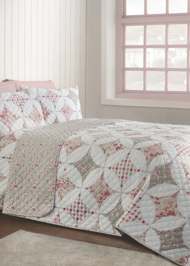Catherine Lansfield Pinsonic Patchwork Quilted 220x230cm Bedspread Green