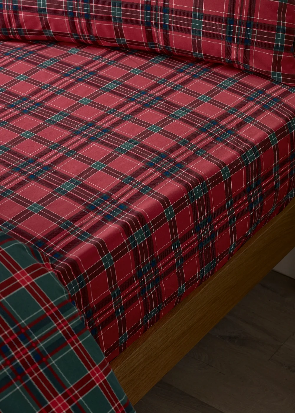 Catherine Lansfield Tartan Check Fitted Sheet Red - Single Image 1