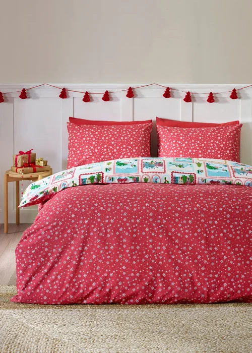 Catherine Lansfield Christmas Town Stamps Reversible Duvet Cover Set Natural - Single Image 2