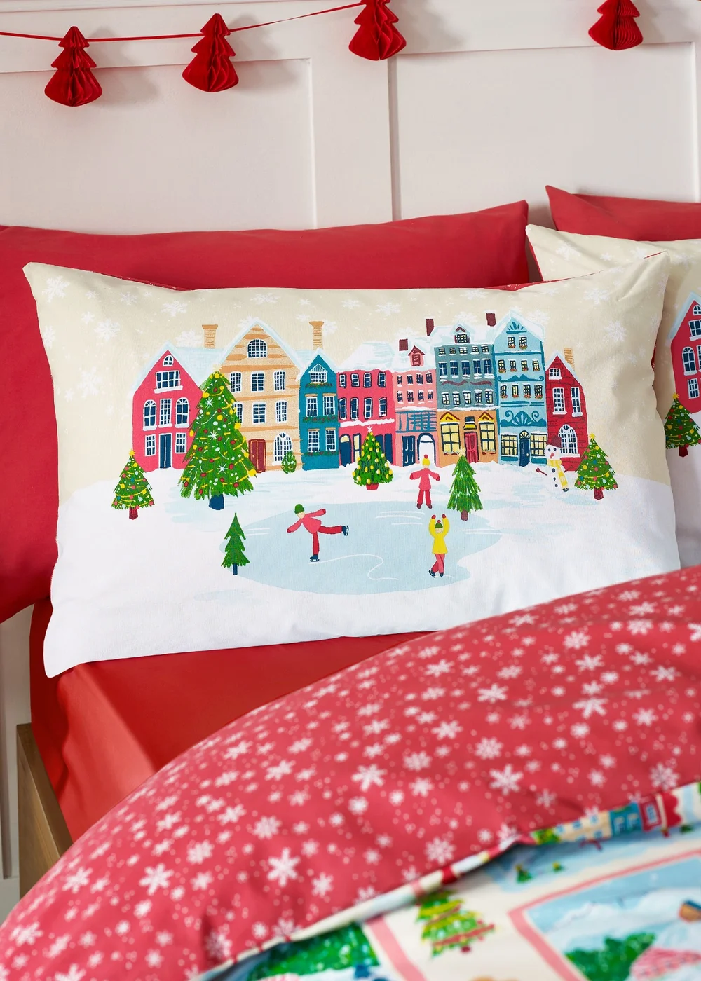 Catherine Lansfield Christmas Town Stamps Reversible Duvet Cover Set Natural - Single Image 3