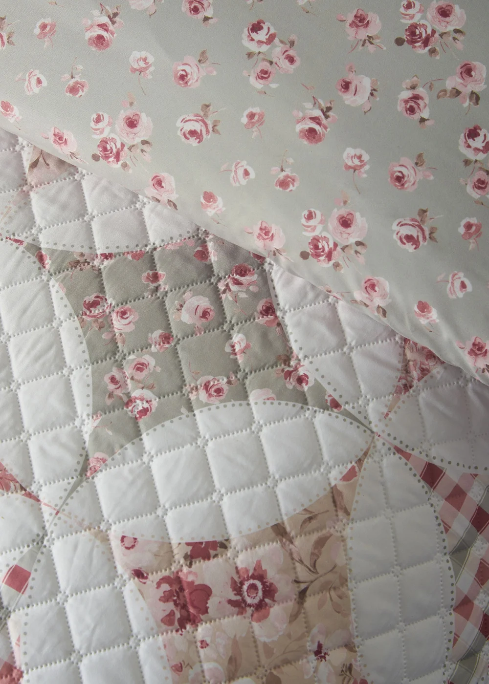 Catherine Lansfield Pinsonic Patchwork Reversible Duvet Cover Set Green - Single Image 4