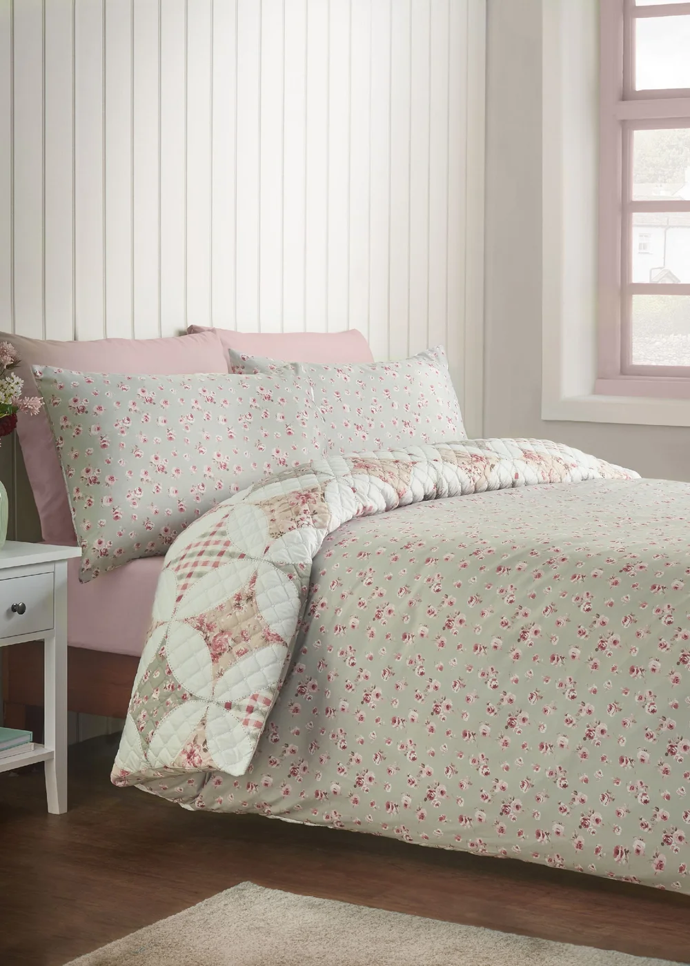 Catherine Lansfield Pinsonic Patchwork Reversible Duvet Cover Set Green - Single Image 2