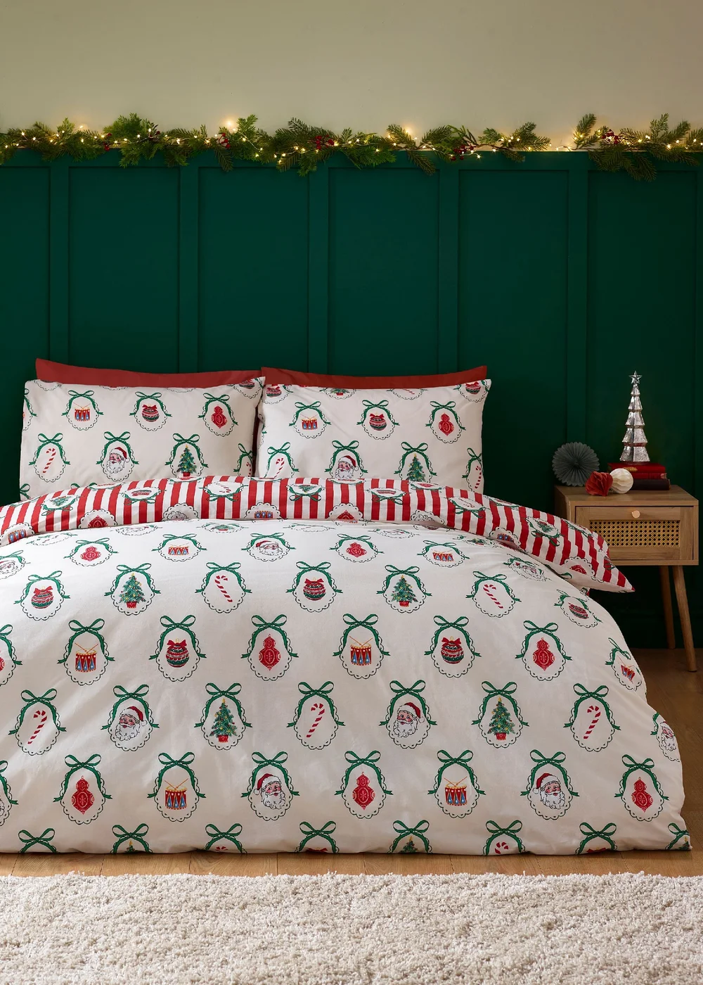 Catherine Lansfield Christmas Vintage Stripe Reversible Duvet Cover Set Red - Single Image 2