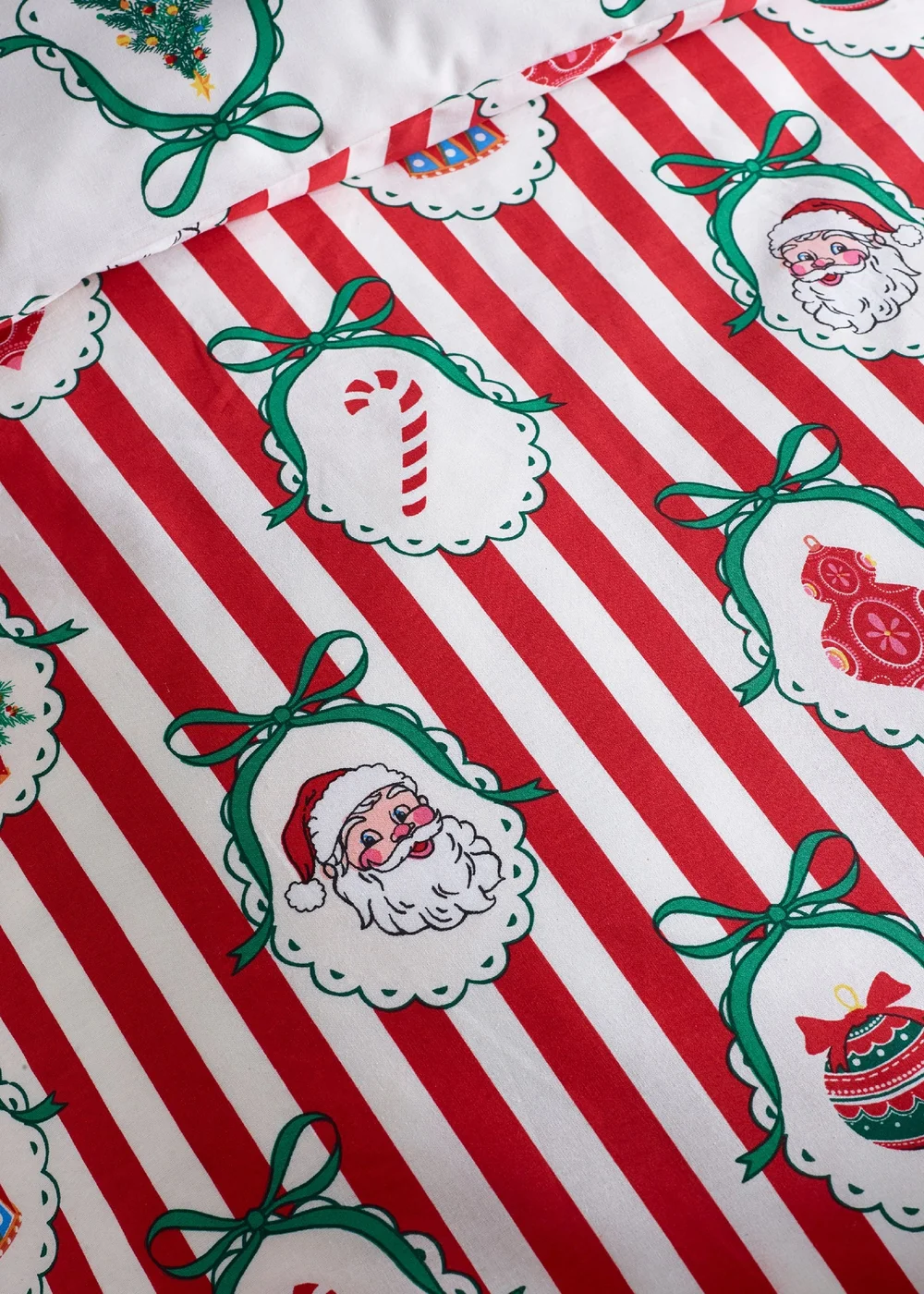 Catherine Lansfield Christmas Vintage Stripe Reversible Duvet Cover Set Red - Single Image 4
