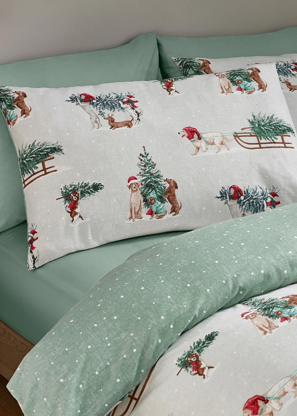 Catherine Lansfield Brushed Christmas Dogs Cotton Reversible Duvet Cover Set Green - Single Image 3