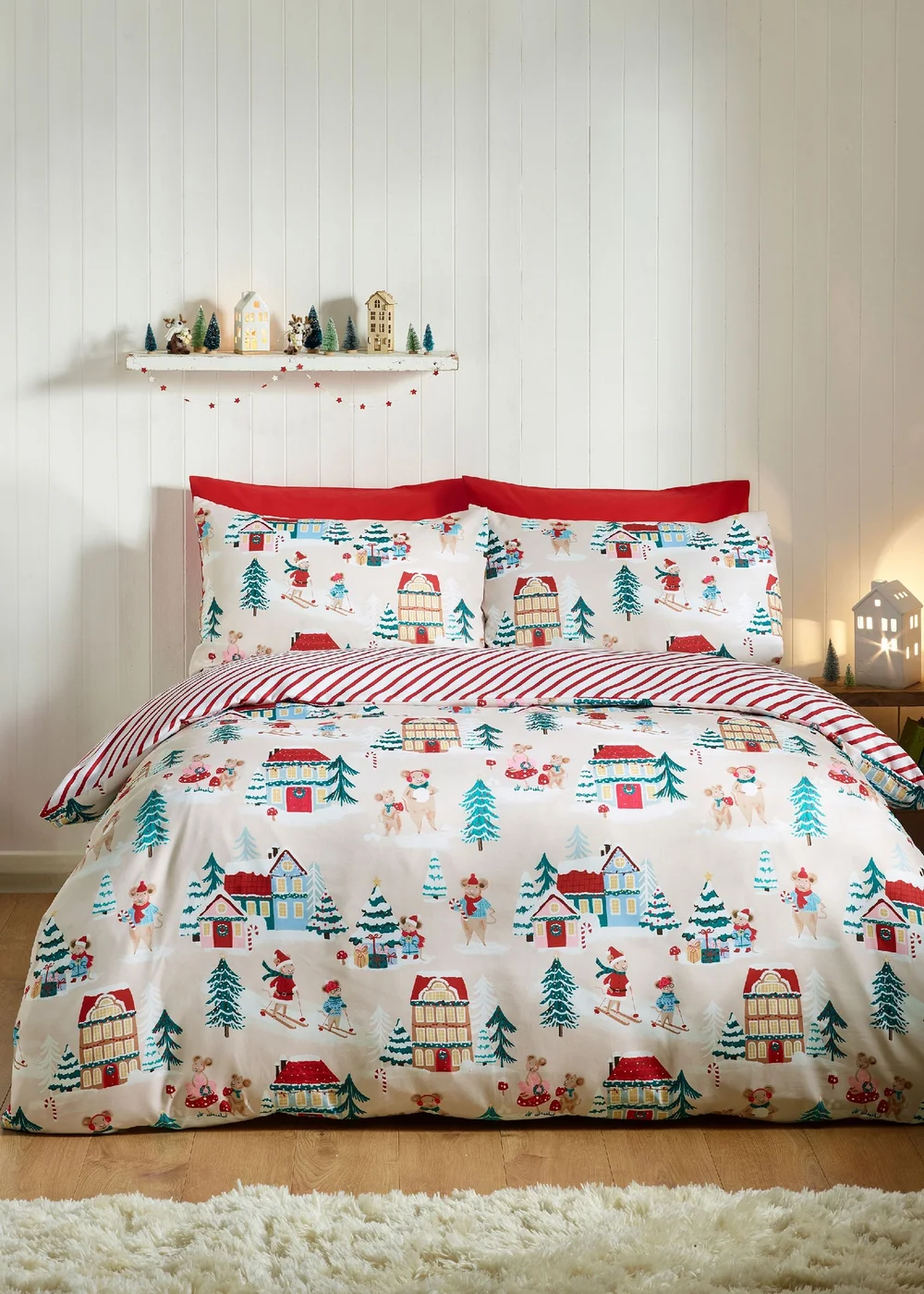Catherine Lansfield Christmas Mouse Town Reversible Duvet Cover Set Natural - Single Image 1