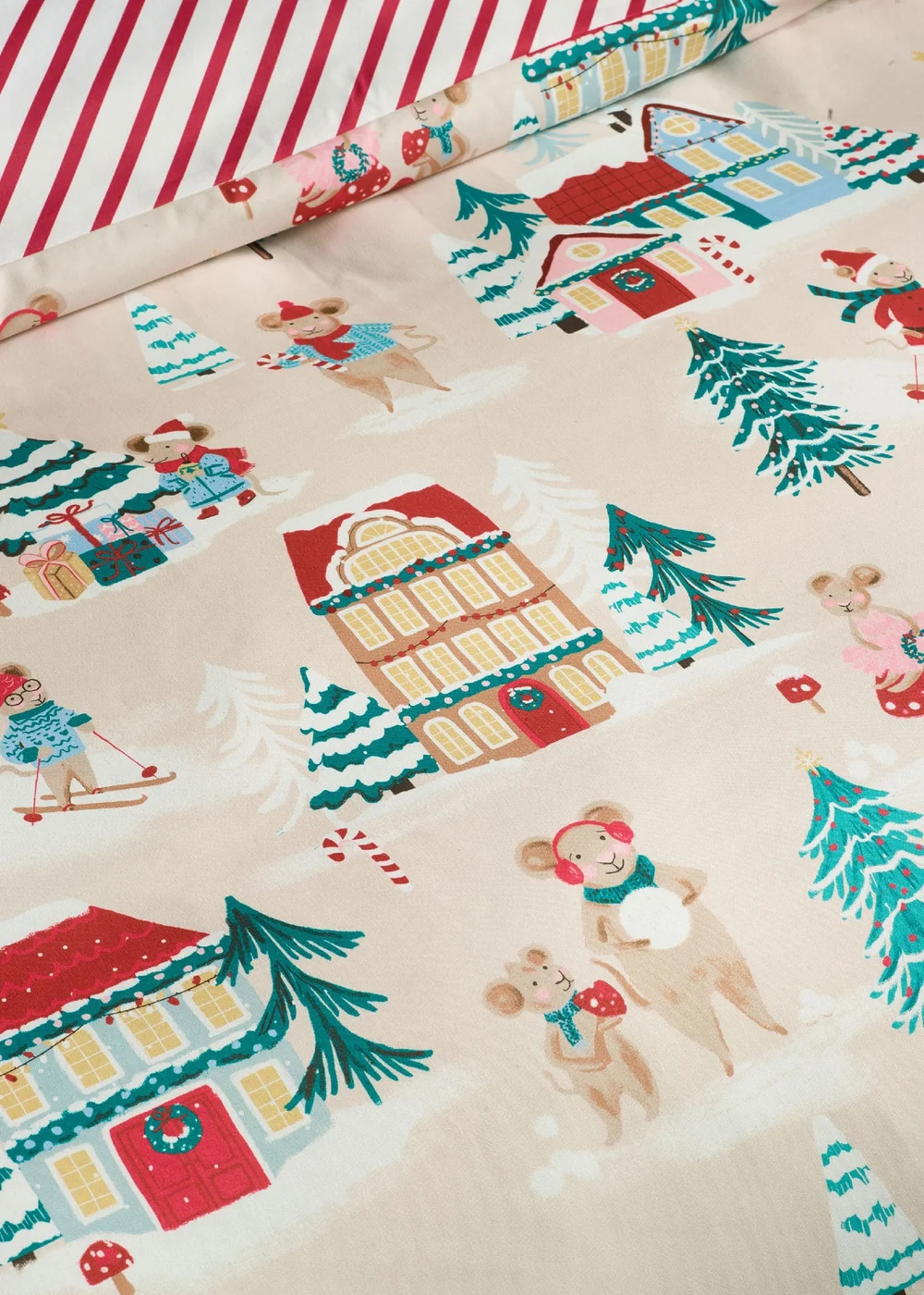 Catherine Lansfield Christmas Mouse Town Reversible Duvet Cover Set Natural - Single Image 4