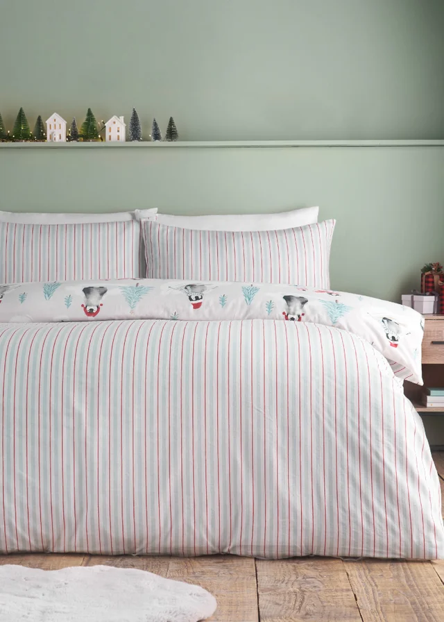 Catherine Lansfield Brushed Christmas Penguins Cotton Reversible Duvet Cover Set Green