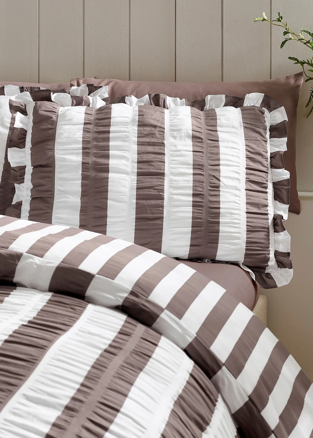Catherine Lansfield Seersucker Frill Stripe Duvet Cover Set Chocolate - Single Image 2