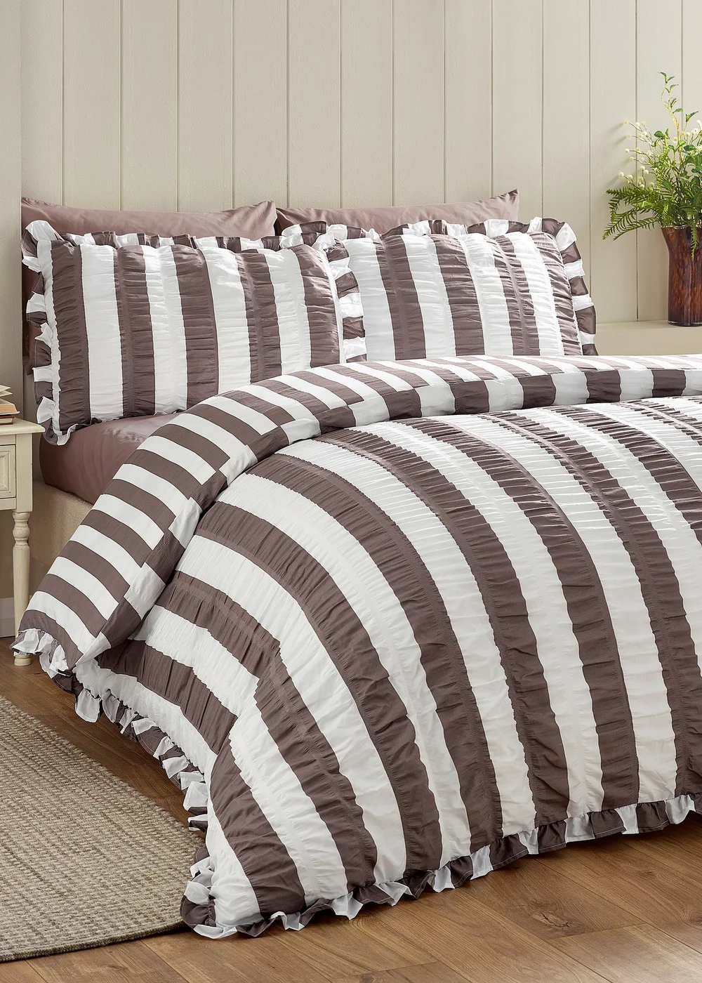 Catherine Lansfield Seersucker Frill Stripe Duvet Cover Set Chocolate - Single Image 1