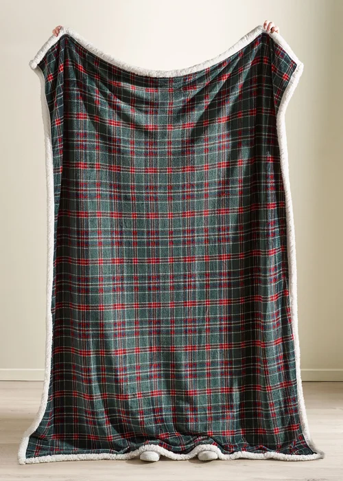 Catherine Lansfield Tartan Sherpa Check Cosy Fleece 130x170cm Blanket Throw Green - One Size Image 2