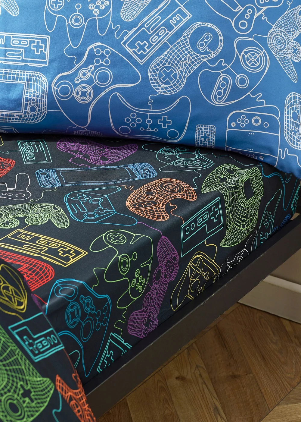Catherine Lansfield Power Up Gamer So Soft Fitted Sheet Black - Single Image 1