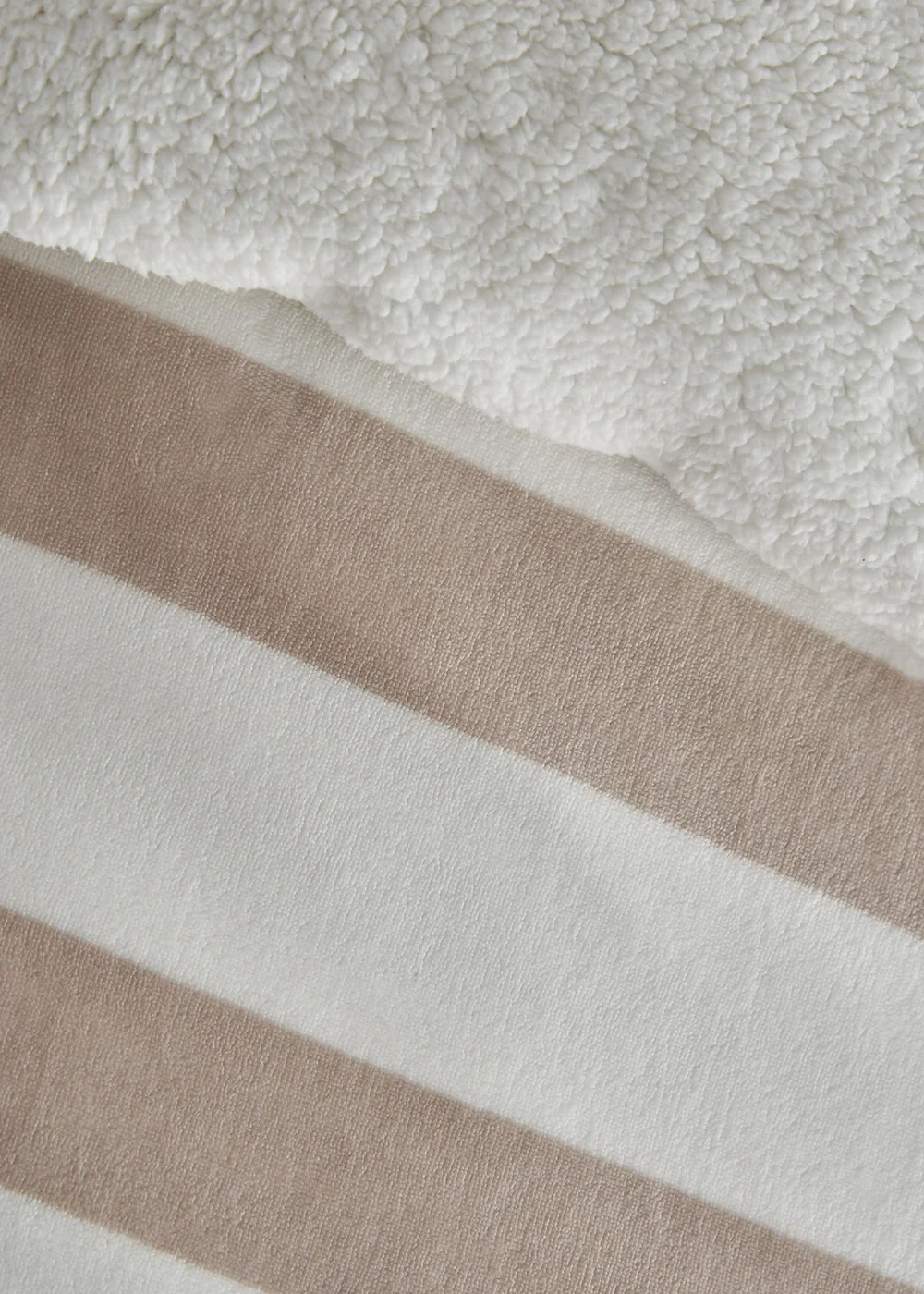 Catherine Lansfield Cosy Sherpa Stripe Duvet Cover Set Natural - Single Image 3