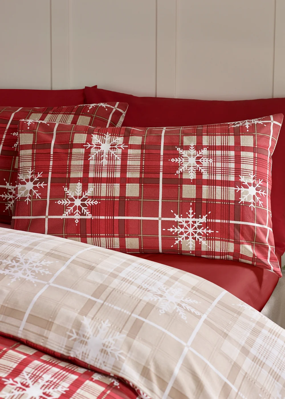 Catherine Lansfield Christmas Scandi Check Reversible Duvet Cover Set Red - Single Image 3