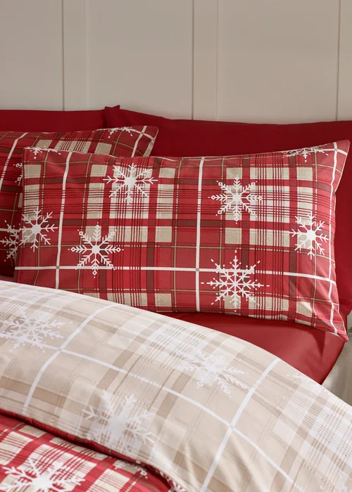 Catherine Lansfield Christmas Scandi Check Reversible Duvet Cover Set Red - Single Image 3