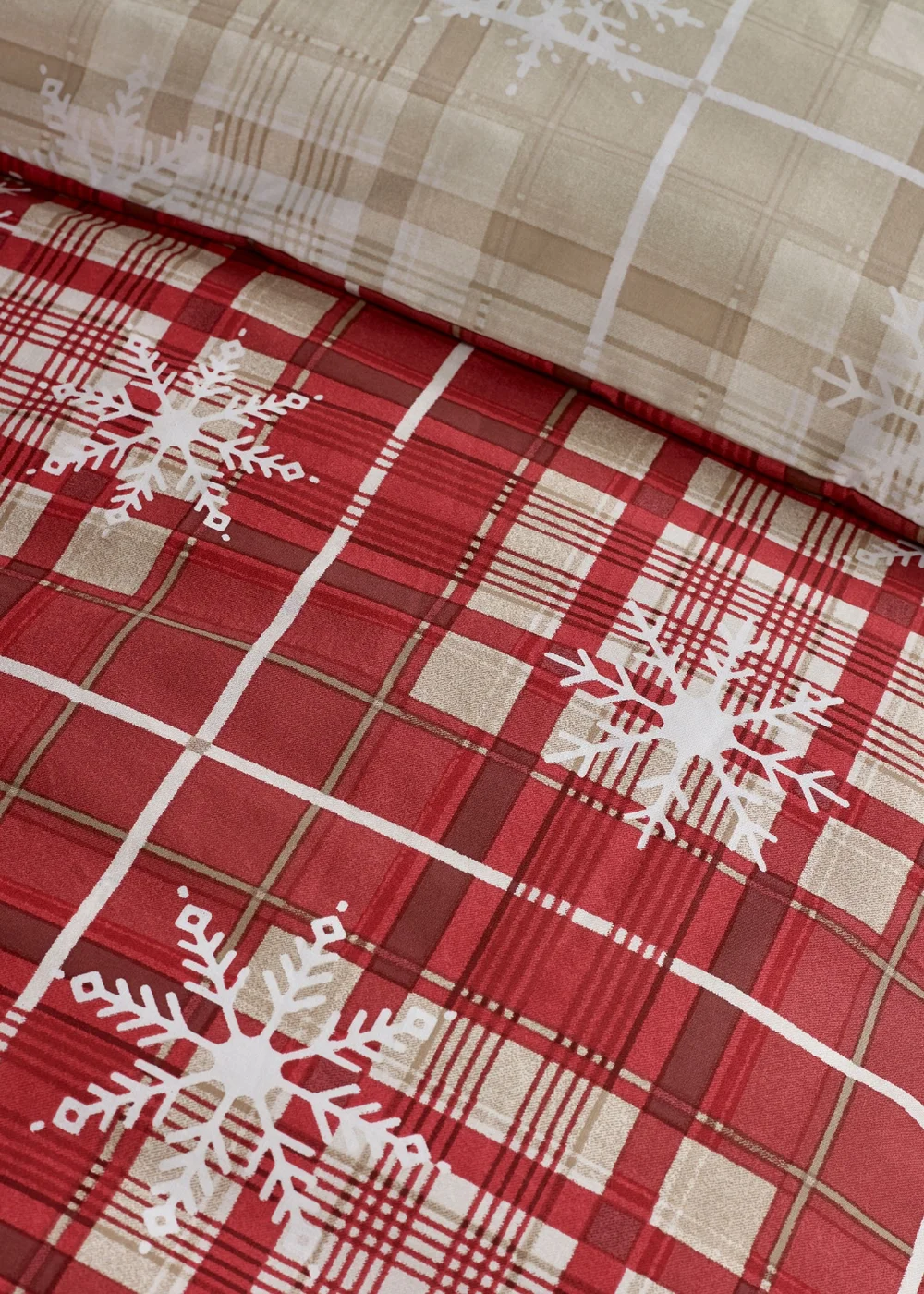 Catherine Lansfield Christmas Scandi Check Reversible Duvet Cover Set Red - Single Image 4