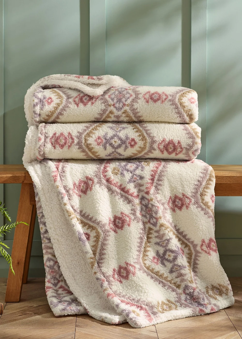 Catherine Lansfield Navajo Fleece Cosy Sherpa Reverse 200x240cm Blanket Throw Natural - One Size Image 1