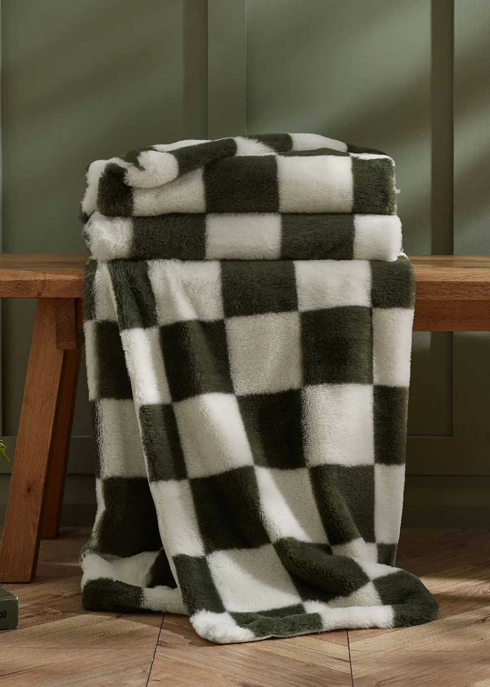 Catherine Lansfield Cosy Soft Checkerboard Fleece 130x170cm Blanket Throw Green - One Size Image 1