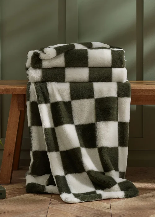 Catherine Lansfield Cosy Soft Checkerboard Fleece 130x170cm Blanket Throw Green - One Size Image 1
